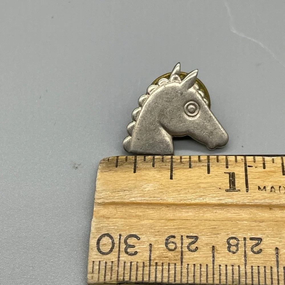 Vintage Silver Tone Horse Head Lapel Pin Equestrian Western Animal Brooch Tie